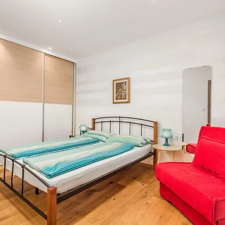 Linda Apartment